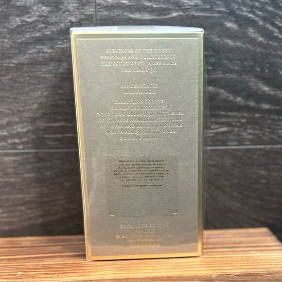 Floris London Violet Concentrated Mouthwash in 100 ml/3.4 fl oz. NIB! - Picture 4 of 8